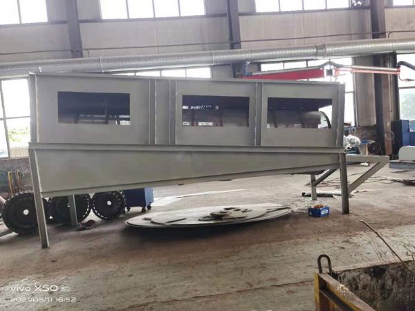 大型專業(yè)肥料設(shè)備生產(chǎn)廠家華屹重工為您簡(jiǎn)述：有機(jī)肥和無(wú)機(jī)肥的區(qū)別有哪些？